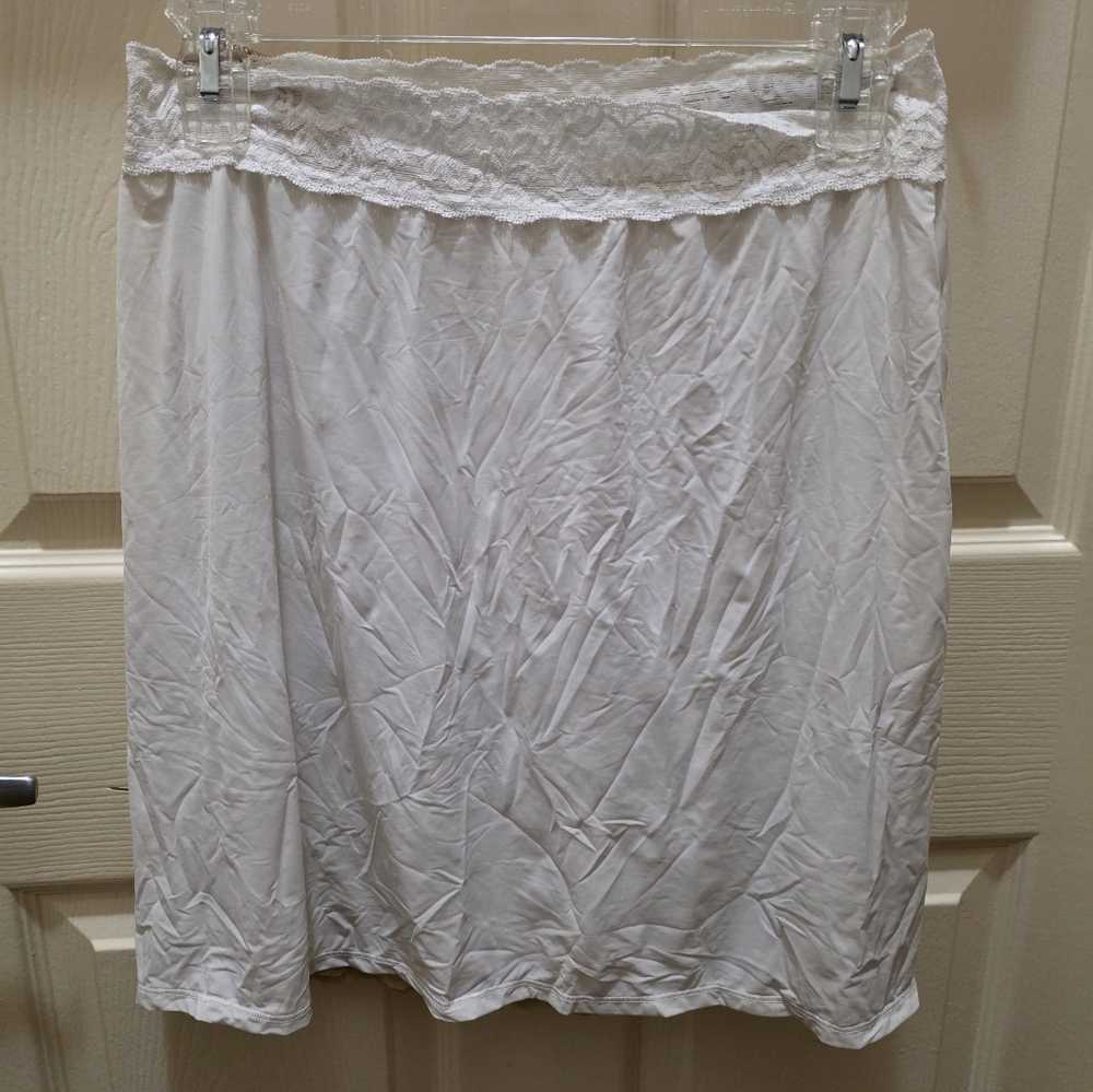Vassarette Cream Slip with Side Slit